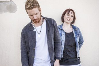 Das Label Schickimicki-Schnickschnack aus Hanau besteht aus dem Dreamteam Musiker Sternentramper und der Goldschmiedin Mirjam Schneider