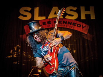 Gitarrist Slash bei einem Konzert in Amsterdam 2014. Foto: Ferdy Damman