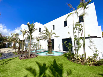revente villa de luxe avec piscine et jacuzzi roof top à grand baie ile maurice 