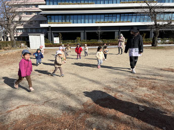 まてまて〜!