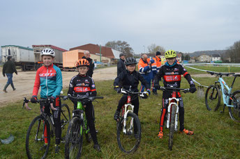 Les jeunes de l'école de vélo