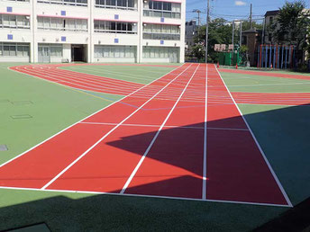 東京都墨田区押し上げ小学校校庭 2020年熱交換塗料塗布10年後にリニューアル塗布