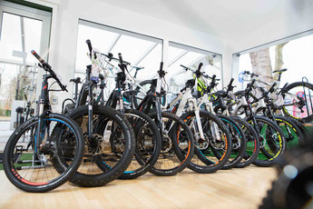 e-Bike Auswahl im e-motion e-Bike Premium Shop in Köln
