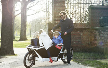 Urban Arrow e-Bikes in der e-motion e-Bike Welt in Stuttgart