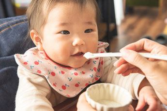 初めてのお食事エプロン