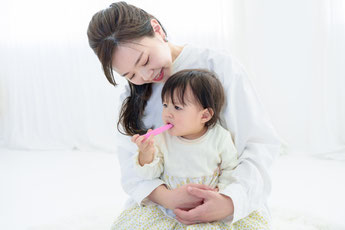 歯磨きはいつ頃から始めればいいの？