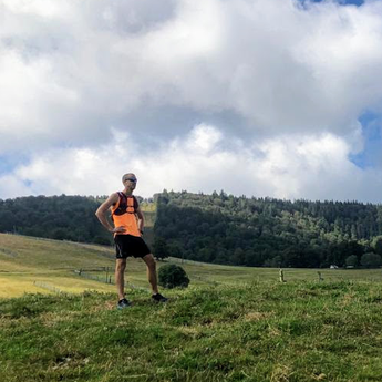 Dankzij online hardloopbegeleiding veel sneller gaan lopen op de marathon. Online hardloop coach René heeft veel beter en sneller laten lopen. 