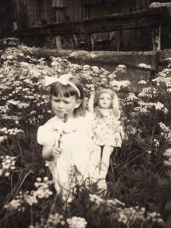 Bettina Heinen-Ayech in 1940 in Kreuzthal-Eisenbach