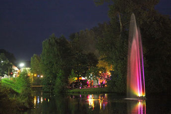 Springbrunnen bei Nacht