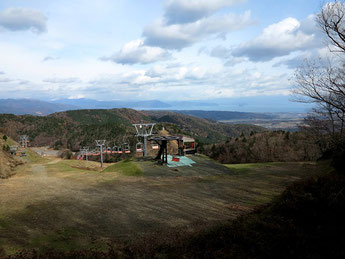 朽木スキー場最上部から奥琵琶湖を望む