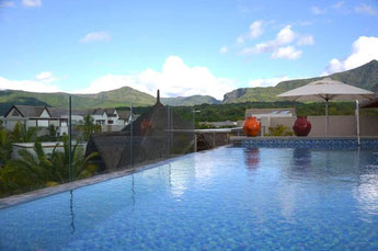 revente villa d'exeption avec piton à bateau, villa de luxe avec vue mer et montagne et piscine en roof top  