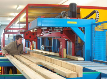 CNC machine producing a luxurious flat pack home at Stommel Haus