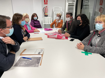Catalá reunida con los vecinos de la Malvarrosa