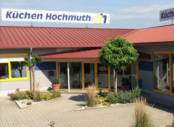 Präzise LED-Lichtakzente für die perfekte Präsentation von Küchenmodellen.