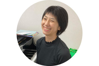 【写真】スタジアスのピアノの先生