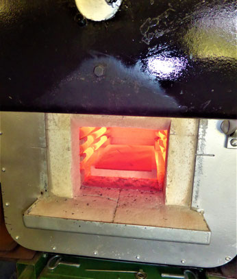 Maultrommel Härteofen bei Temperaturen bis 1200°C - Einer der wichtigsten Arbeitsschritte um die Maultrommel zum klingen zu bringen