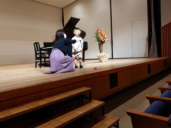 2021発表会でごあいさつしてくれた年長男子｜大田区東雪谷羽金ピアノ教室