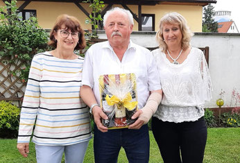 Die Sängerfreunde Leerstetten gratulieren Peter Weiß zum 70 Geburtstag