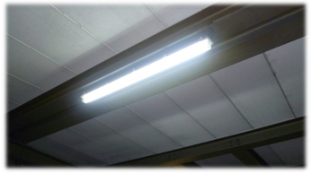 Unsere erste 320°-Glas-LED-Röhre im Dauertest (seit 4 Jahren) im Heizwerk der Erlanger Stadtwerke. Schwere Bedingungen bei Temperaturen von ca. 65°C.