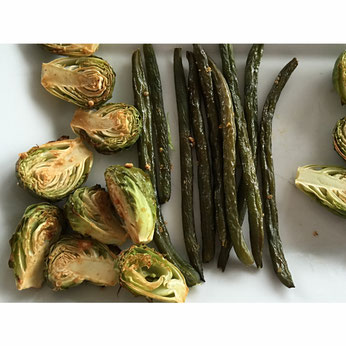 gegrillte Kohlsprossen und Fisolen