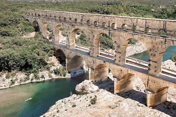 Dictée - Le PONT du GARD - Ce2 vue générale
