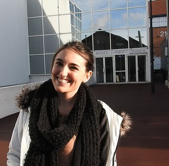 Claire-Olivier-devant-un-studio-Plaine-St-Denis