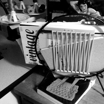 Vintage inspirierte Clutch im Mid Century Stil