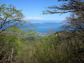 荒川峠から琵琶湖を望む