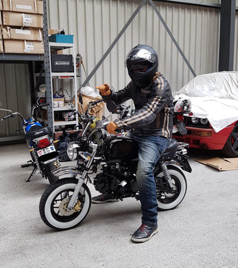 Minibike Skyteam Skybongo Gorilla schwarz black Weisswandreifen Honda Gorilla Honda Monkey Honda Dax