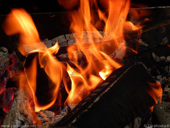 Esse mit Feuer, Flamme und Kohle