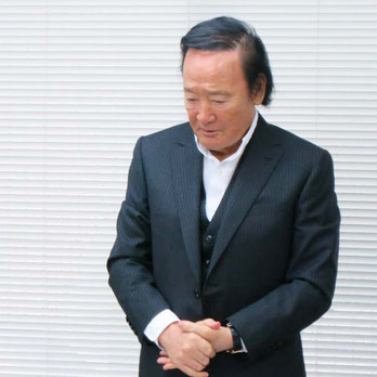 理事長 金時鐘 