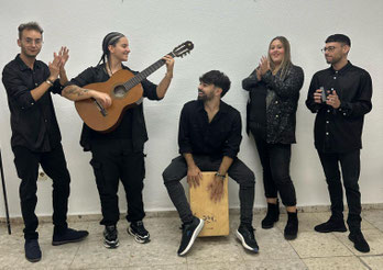 contratar zambomba flamenca en Chiclana
