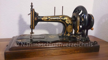 Singer 12K, Langschiffchen-Geradstich-Flachbett-Nähmaschine mit Kurbelantrieb, Serien-Nr. 6 866 192, Baujahr 1885, Hersteller: Singer Manufacturing Company, gebaut im Werk Clydebank Kilbowie Schottland (Bilder: D. Dröschler)