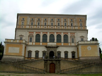 OmoGirando Palazzo Farnese