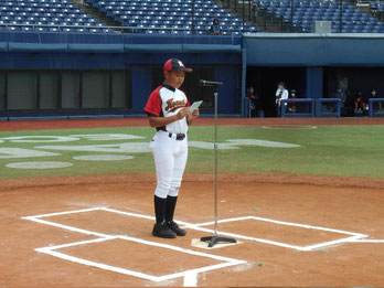 〈写真〉小須戸スポーツ少年団栗賀主将歓迎の挨拶