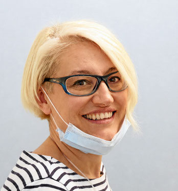 Zahnärztin Dr. Helene Betz in ihrer Praxis in Lörrach