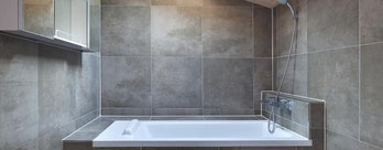 Bad und Sanitärfugen in der Dusche Schimmelfrei