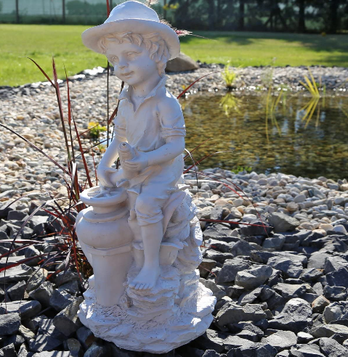 Skulptur Garten King Teich Steine Wasserpflanzen