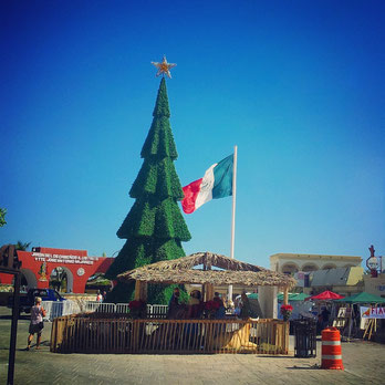 A bit unreal... Christmas at 30°C in Mexico.