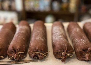 pastry-cake-boudin-au-chocolat-black-pudding-forez-loire-auvergne-france