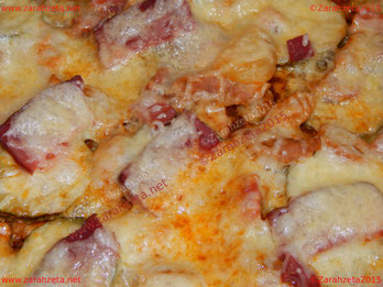 Überbackene Zucchinipizza