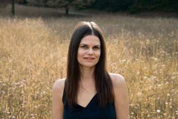 Einfach in Beziehung sein. Coaching für Frauen. Your feminine Space.