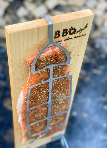 Flammlachsbrett, Flammlachs Flammlachshalter