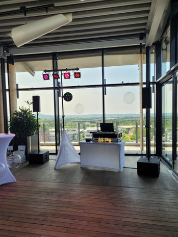 Technischer Aufbau für eine Hochzeit in der Eventlocation Kohlibri in Aachen