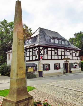 Die Burkhardtsdorfer Postsäule