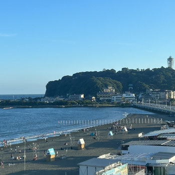 2022年7月江ノ島での陸繋砂州現象の写真ローアングル