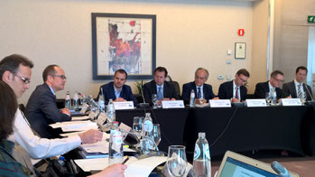 Asphalt Reducing CO2 Carsten Karcher Erik Joennert European Commission
