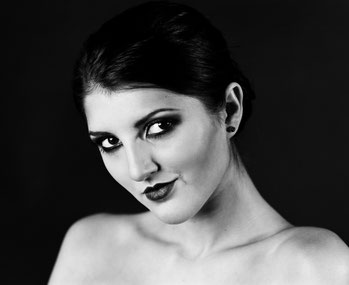 Lisa B., Mamiya RZ67 Professional, Sekor Z 180 1:4,5 W-N, 1/125, f/8, Ilford Delta 100, originaler Scan 5900x4800