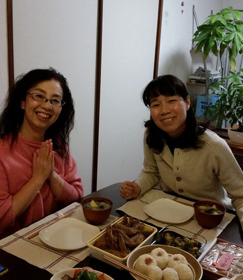 優しい笑顔のお二人と持ち寄りミニ忘年会♪