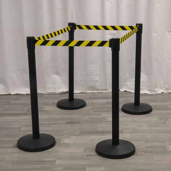Tensatoren, Pfosten mit je 3m Absperrband in Schwarz/Gelb, Set zu 4 Stück